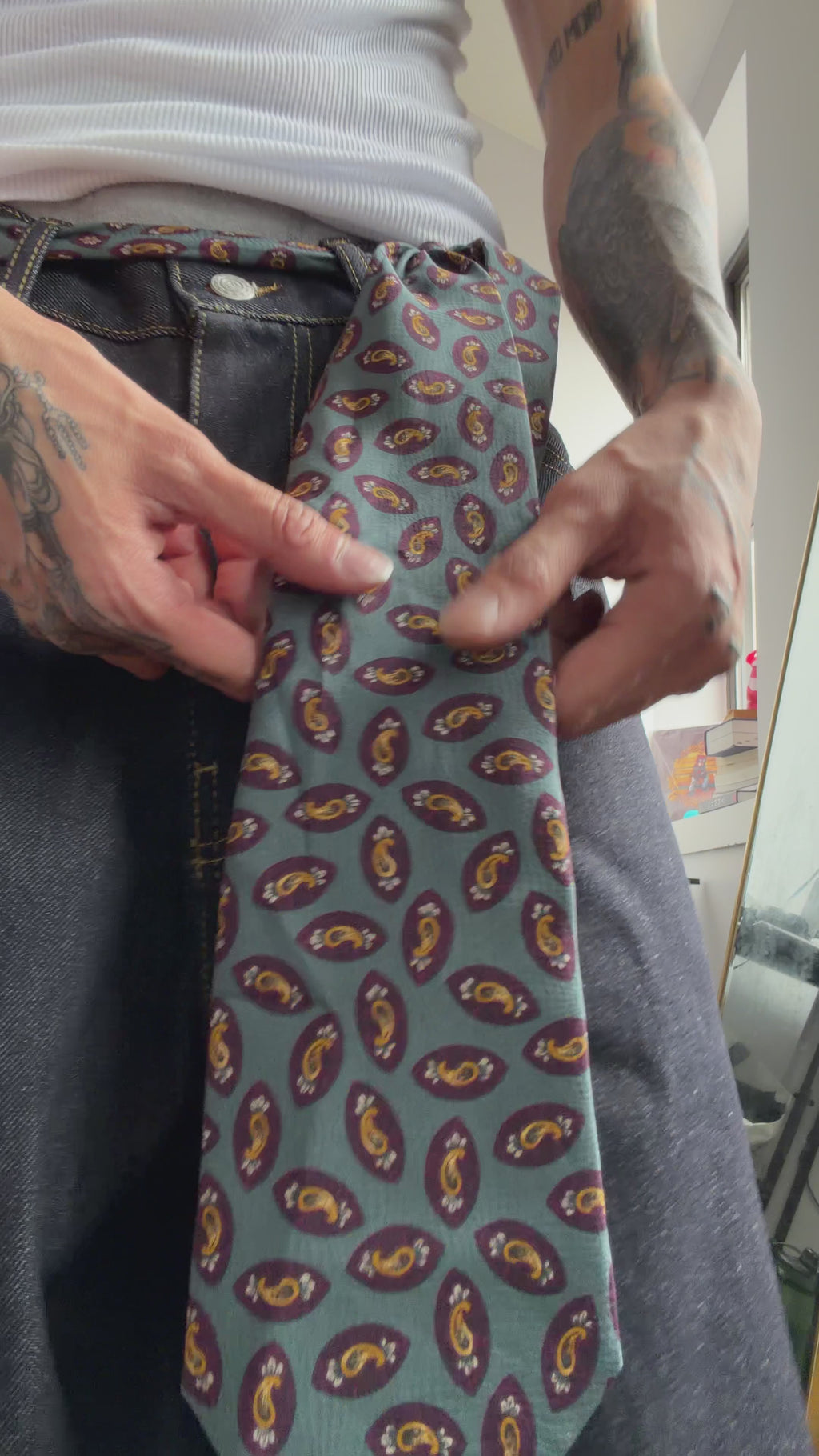 Tie 02